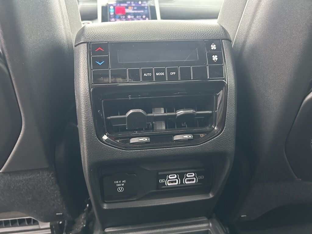 2025 Jeep Grand Cherokee L Laredo Crestwood KY