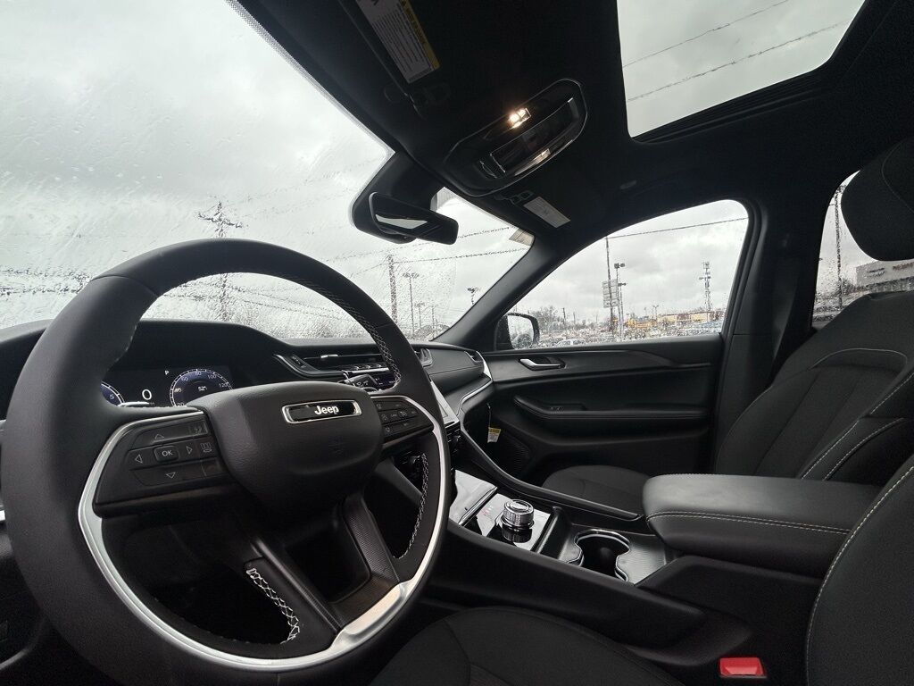 2025 Jeep Grand Cherokee L Laredo Crestwood KY