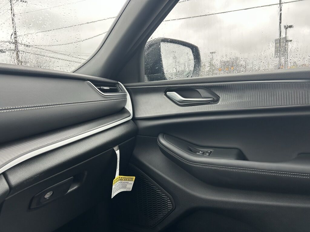 2025 Jeep Grand Cherokee L Laredo Crestwood KY