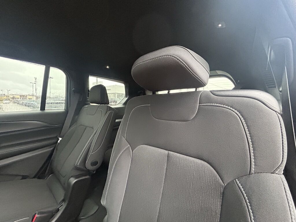 2025 Jeep Grand Cherokee L Laredo Crestwood KY