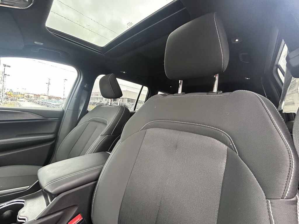 2025 Jeep Grand Cherokee L Laredo Crestwood KY