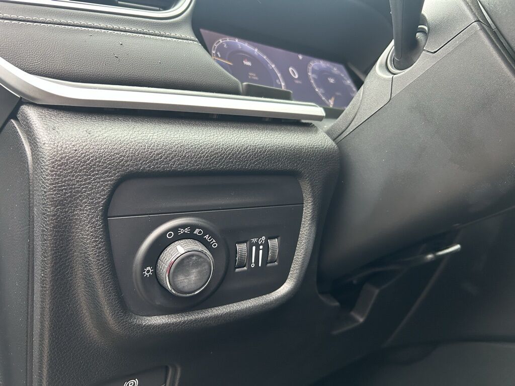 2025 Jeep Grand Cherokee L Laredo Crestwood KY