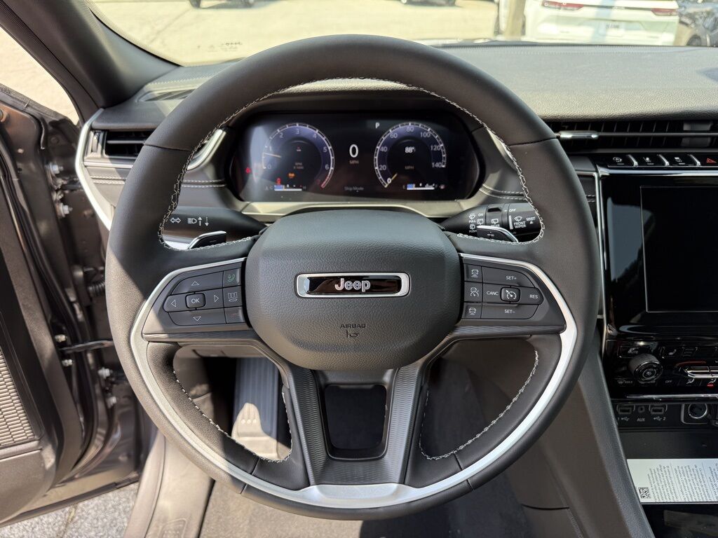 2025 Jeep Grand Cherokee L Laredo Crestwood KY