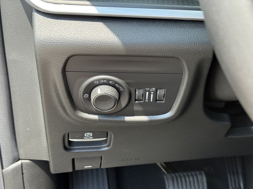 2025 Jeep Grand Cherokee L Laredo Crestwood KY