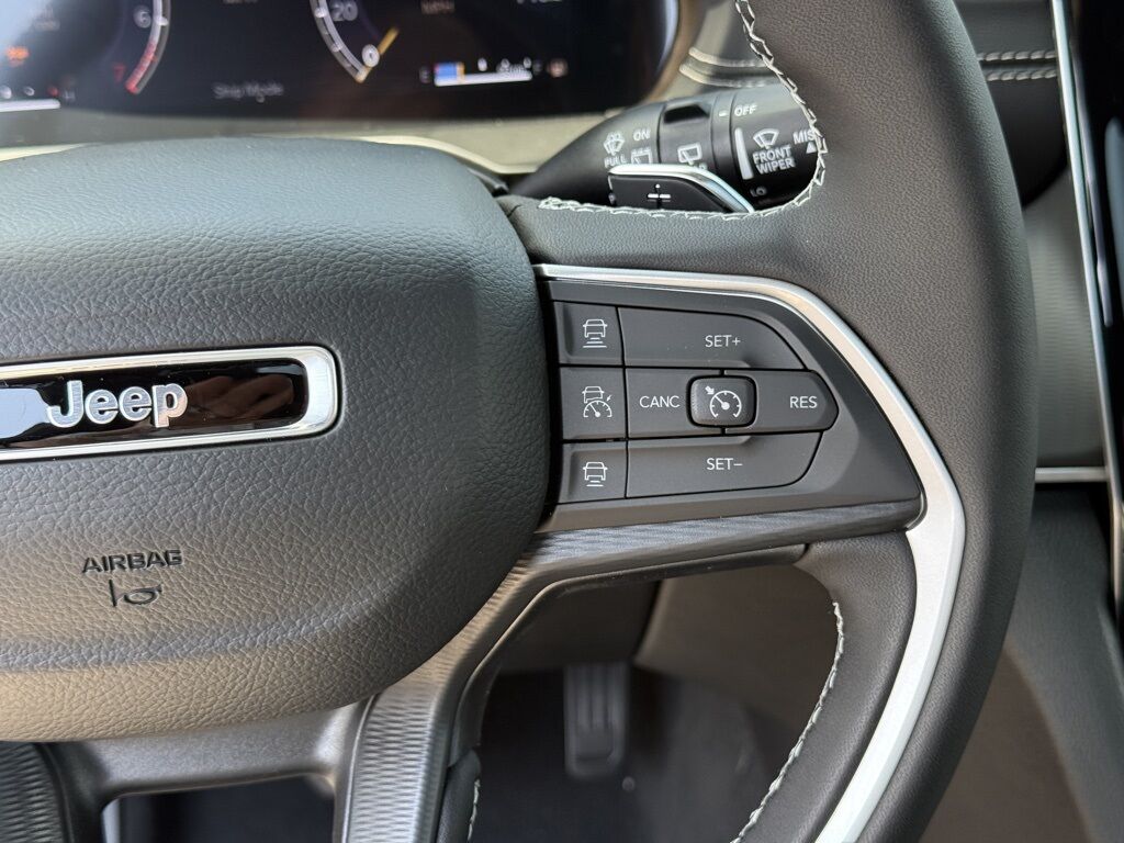 2025 Jeep Grand Cherokee L Laredo Crestwood KY