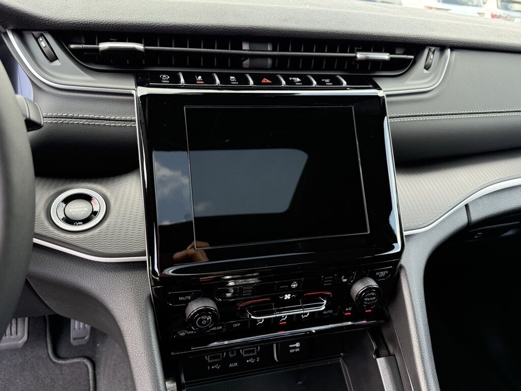 2025 Jeep Grand Cherokee L Laredo Crestwood KY