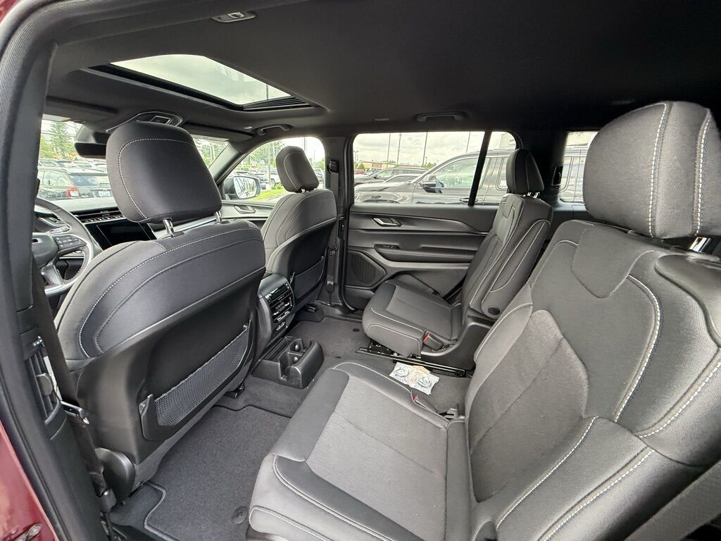 2025 Jeep Grand Cherokee L Laredo Crestwood KY
