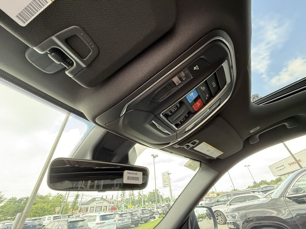 2025 Jeep Grand Cherokee L Laredo Crestwood KY
