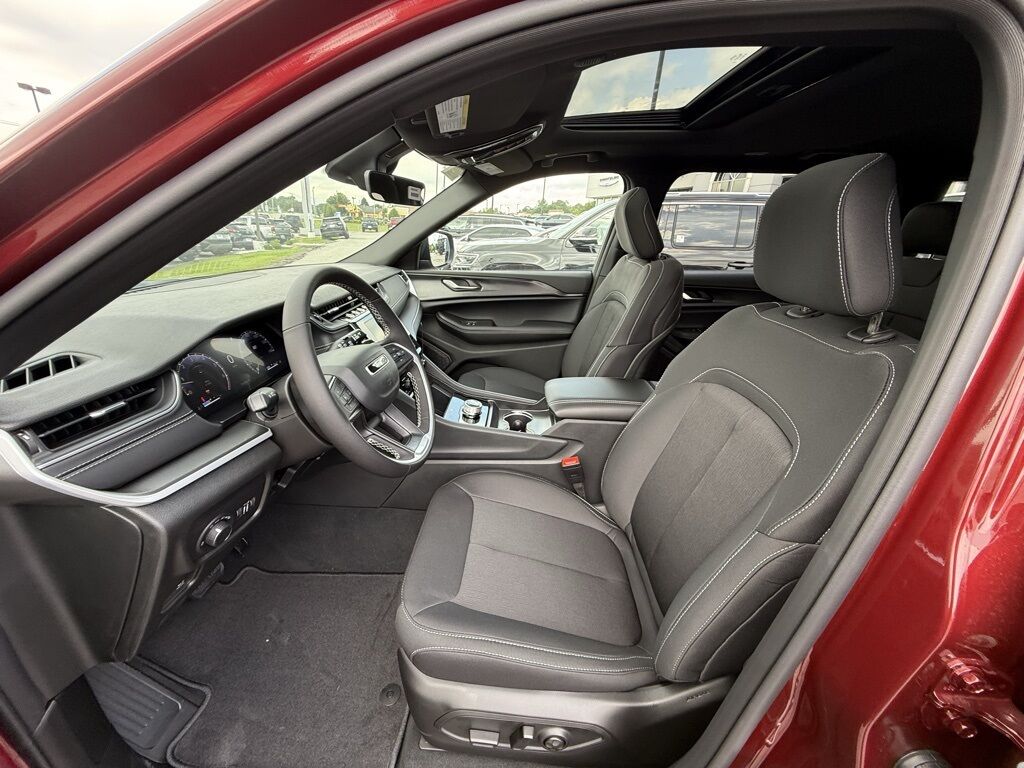 2025 Jeep Grand Cherokee L Laredo Crestwood KY