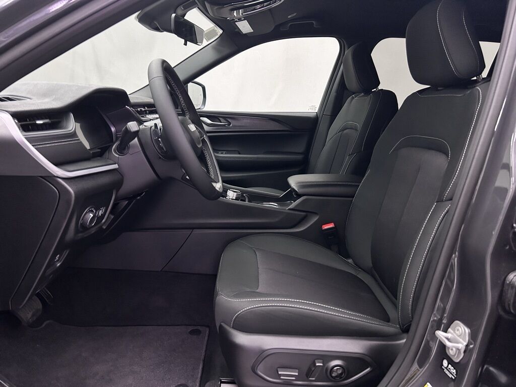2025 Jeep Grand Cherokee L Laredo Portland OR