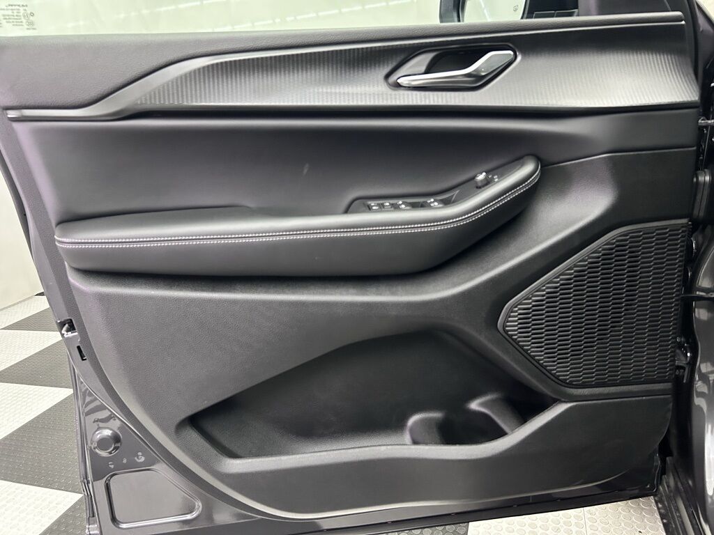 2025 Jeep Grand Cherokee L Laredo Portland OR