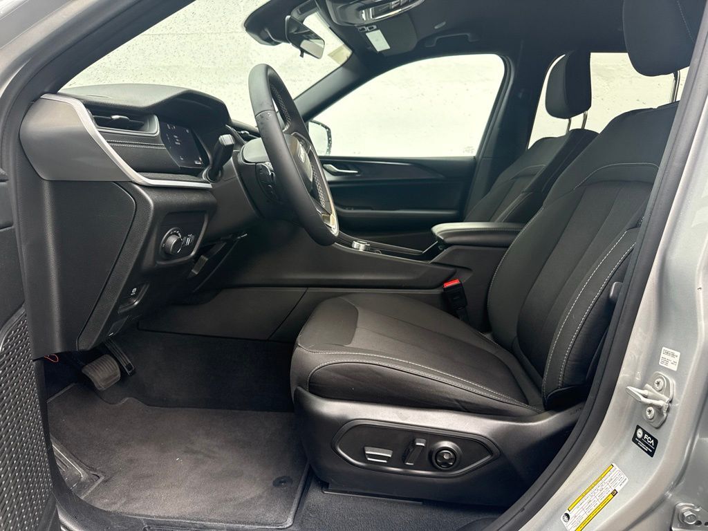 2025 Jeep Grand Cherokee L Laredo Portland OR