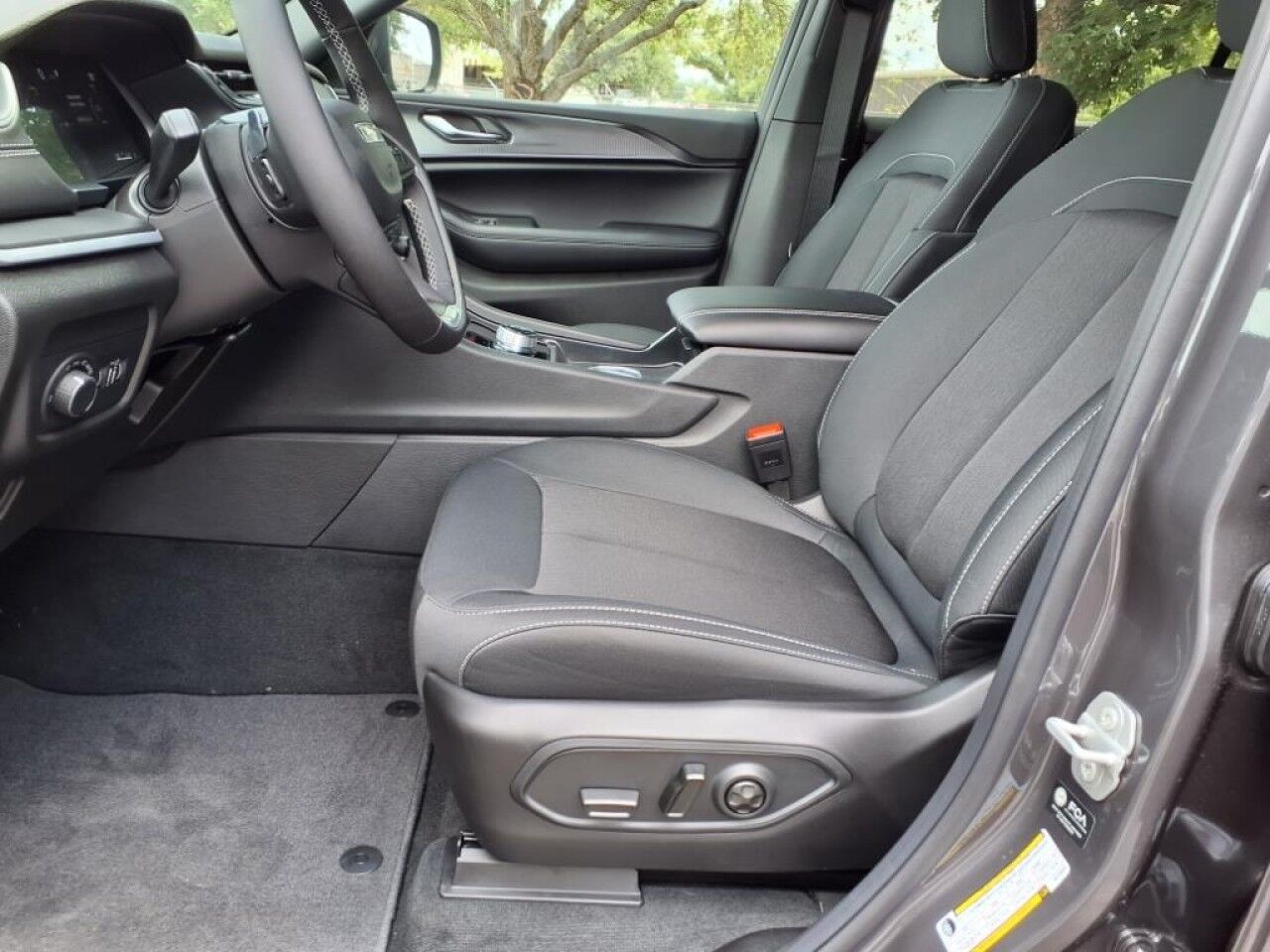 2025 Jeep Grand Cherokee L Laredo X Uvalde TX