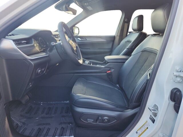 2025 Jeep Grand Cherokee L Laredo X Burnet TX