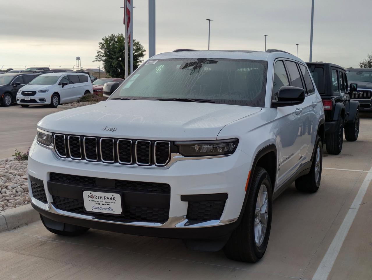 2025 Jeep Grand Cherokee L Laredo X Castroville TX