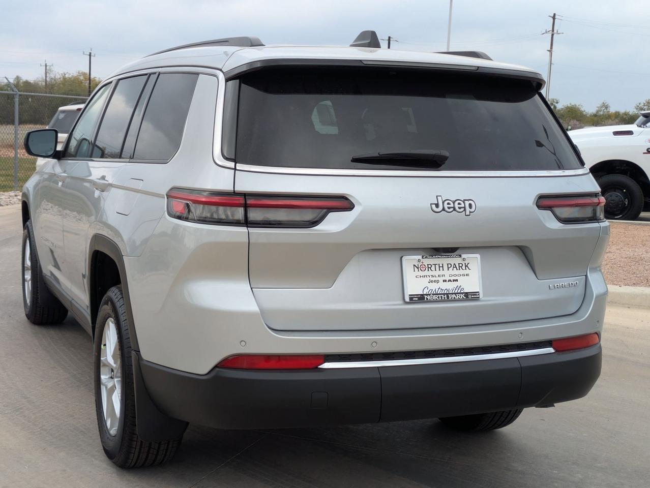 2025 Jeep Grand Cherokee L Laredo X Castroville TX