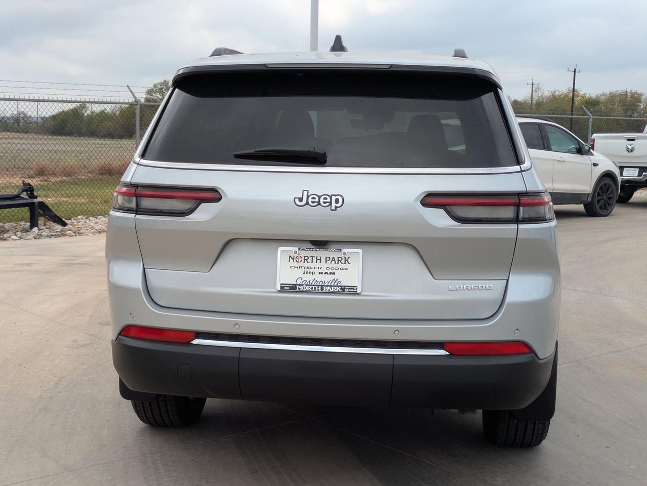 2025 Jeep Grand Cherokee L Laredo X Castroville TX
