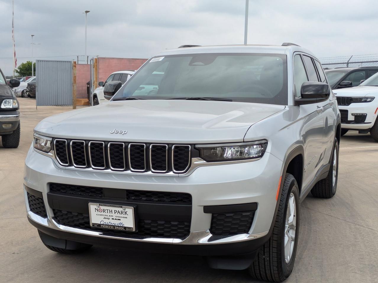 2025 Jeep Grand Cherokee L Laredo X Castroville TX