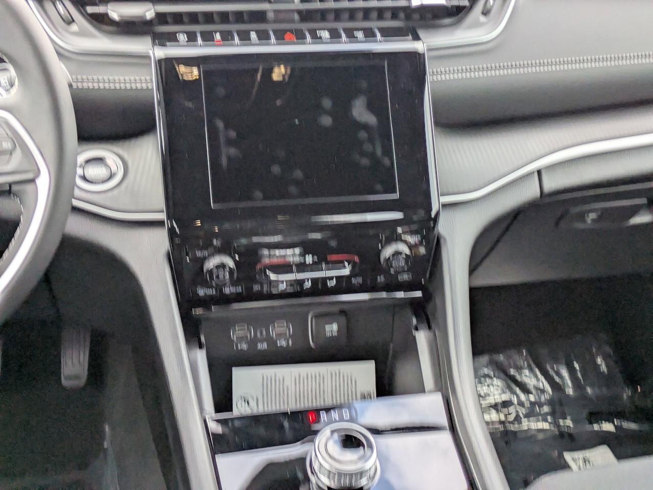 2025 Jeep Grand Cherokee L Laredo X Castroville TX