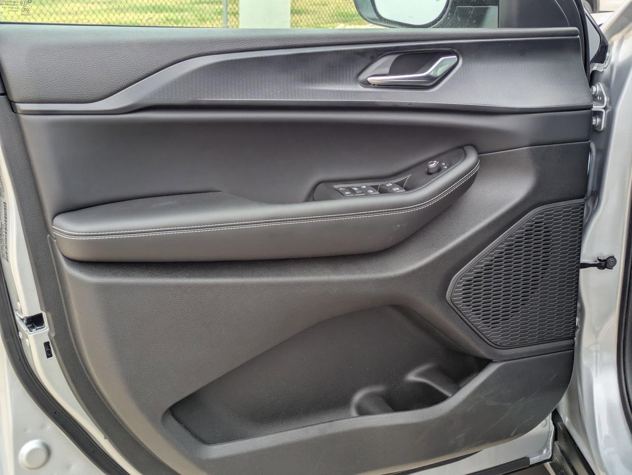 2025 Jeep Grand Cherokee L Laredo X Castroville TX