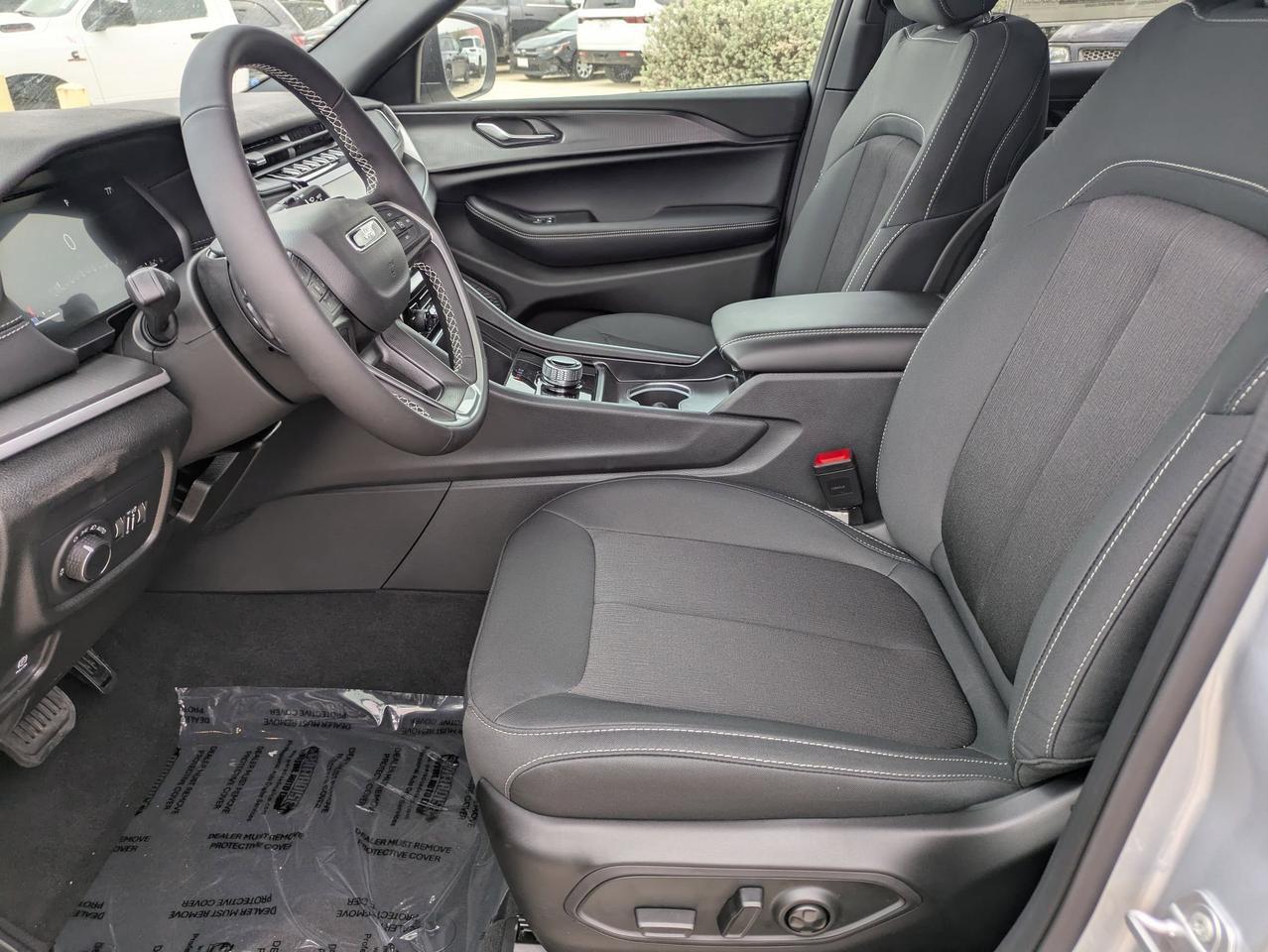 2025 Jeep Grand Cherokee L Laredo X Castroville TX