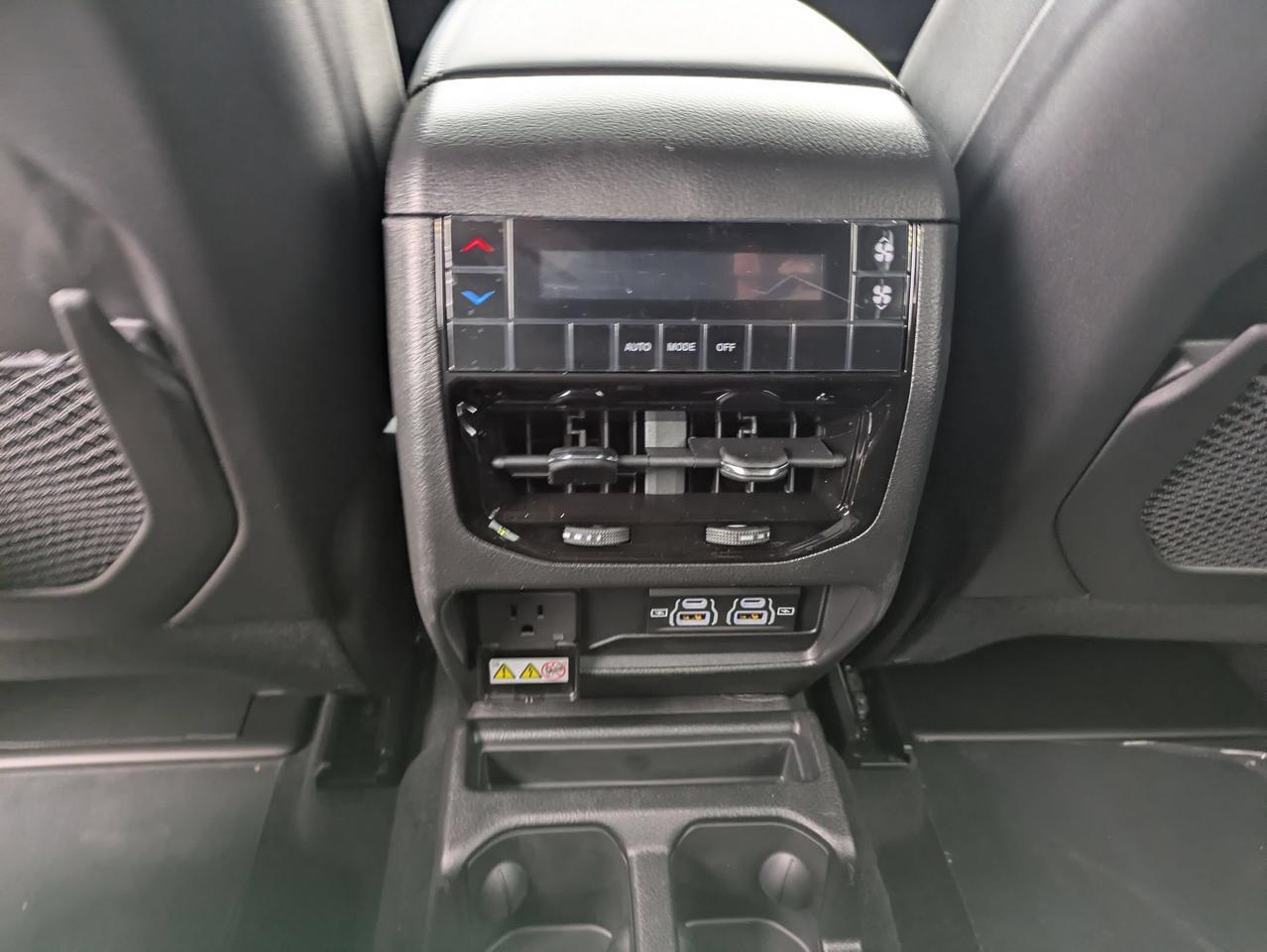 2025 Jeep Grand Cherokee L Laredo X Castroville TX