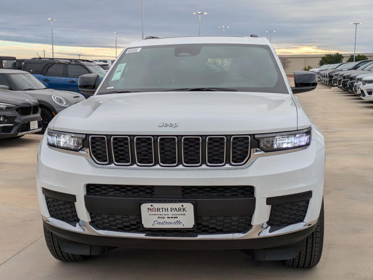 2025 Jeep Grand Cherokee L Laredo X Castroville TX