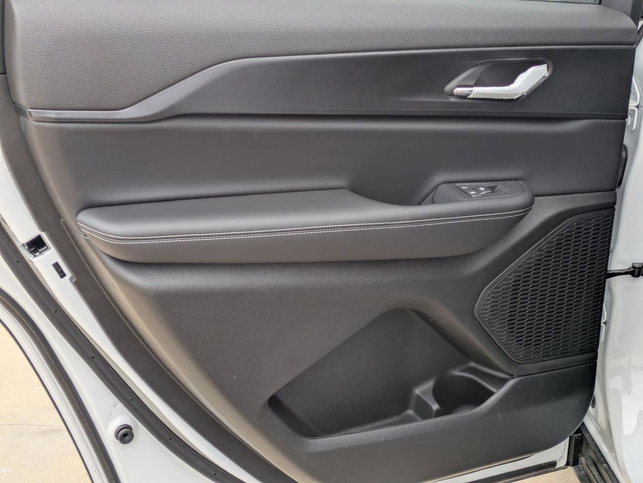 2025 Jeep Grand Cherokee L Laredo X Castroville TX