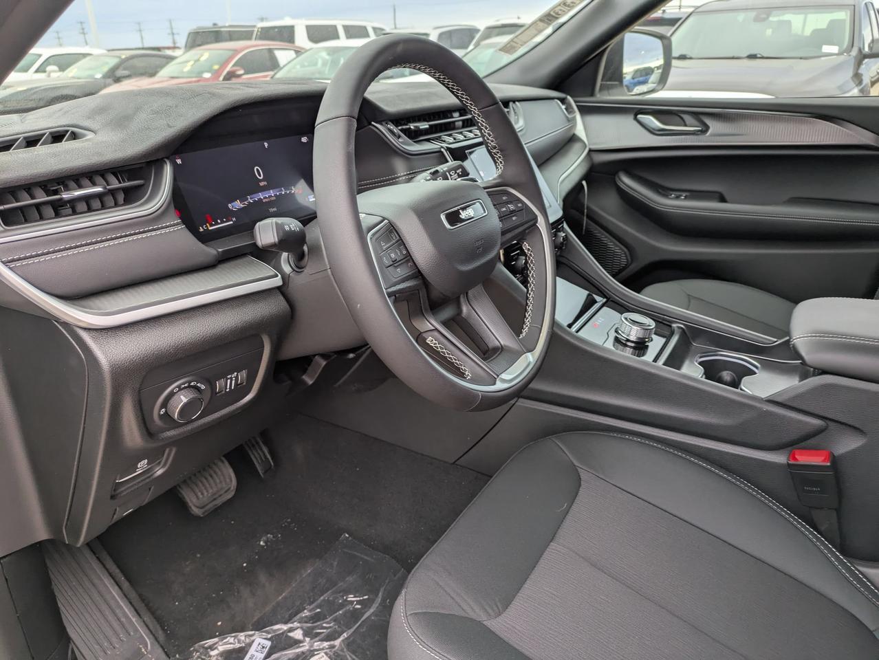 2025 Jeep Grand Cherokee L Laredo X Castroville TX