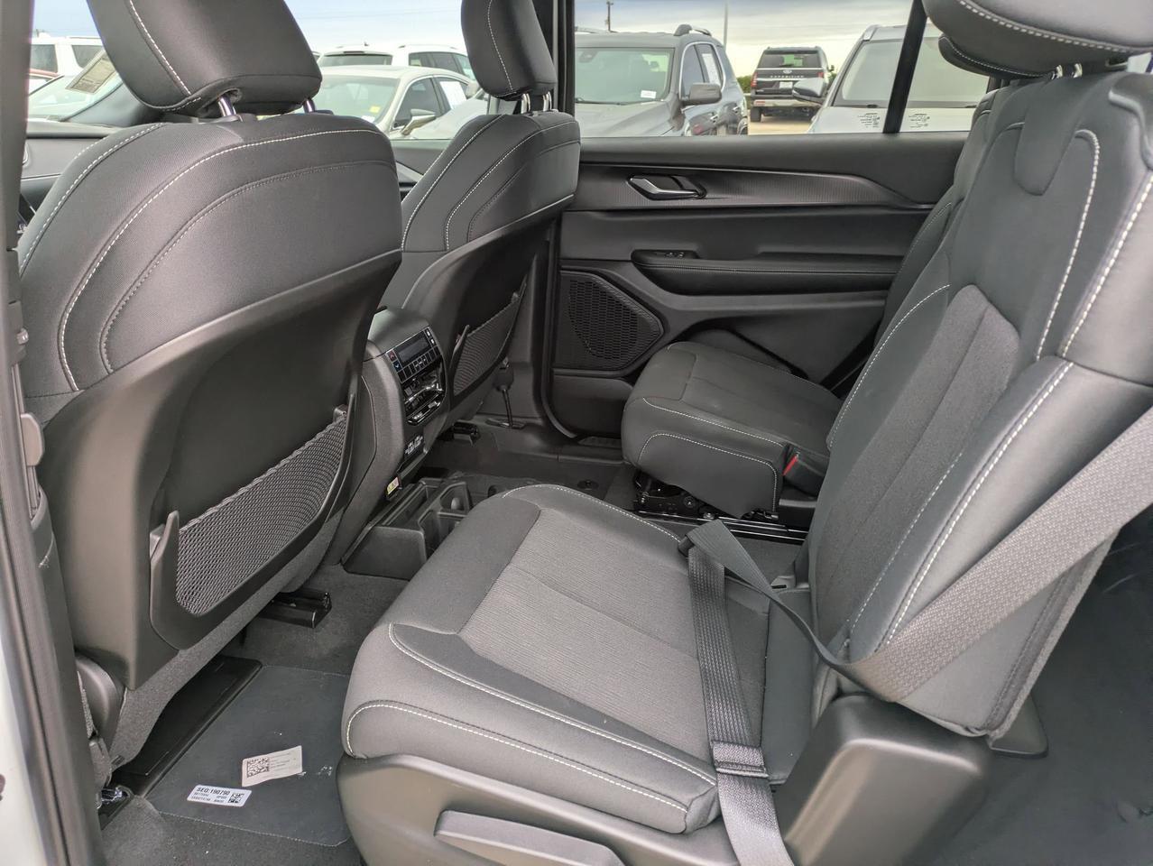 2025 Jeep Grand Cherokee L Laredo X Castroville TX