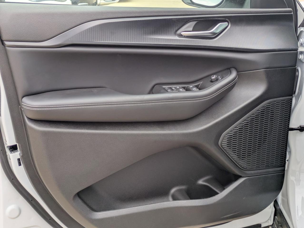 2025 Jeep Grand Cherokee L Laredo X Castroville TX