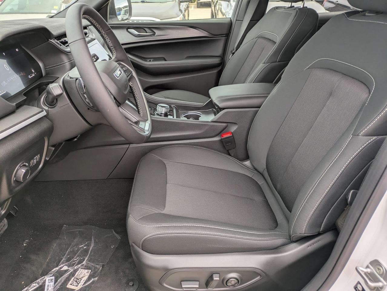 2025 Jeep Grand Cherokee L Laredo X Castroville TX