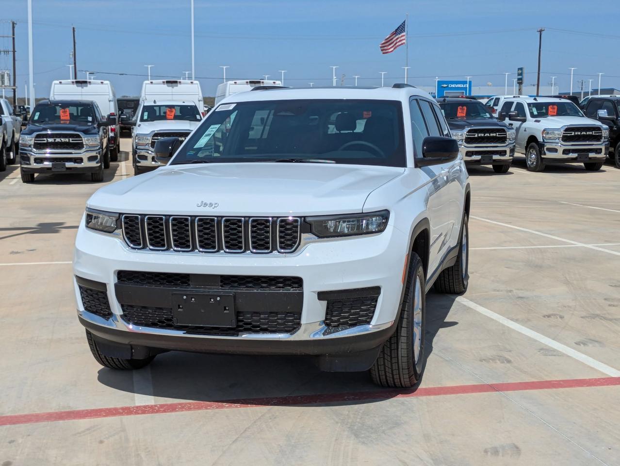 2025 Jeep Grand Cherokee L Laredo X Castroville TX