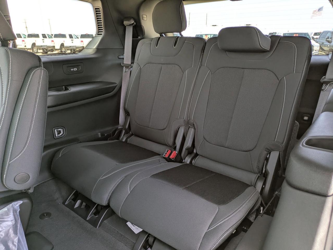 2025 Jeep Grand Cherokee L Laredo X Castroville TX