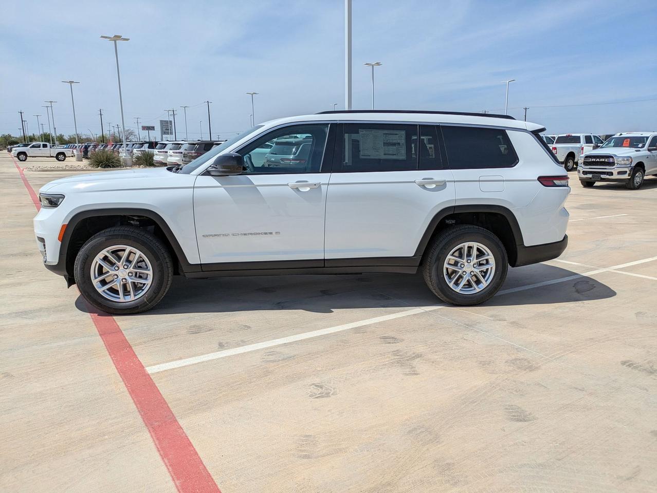 2025 Jeep Grand Cherokee L Laredo X Castroville TX