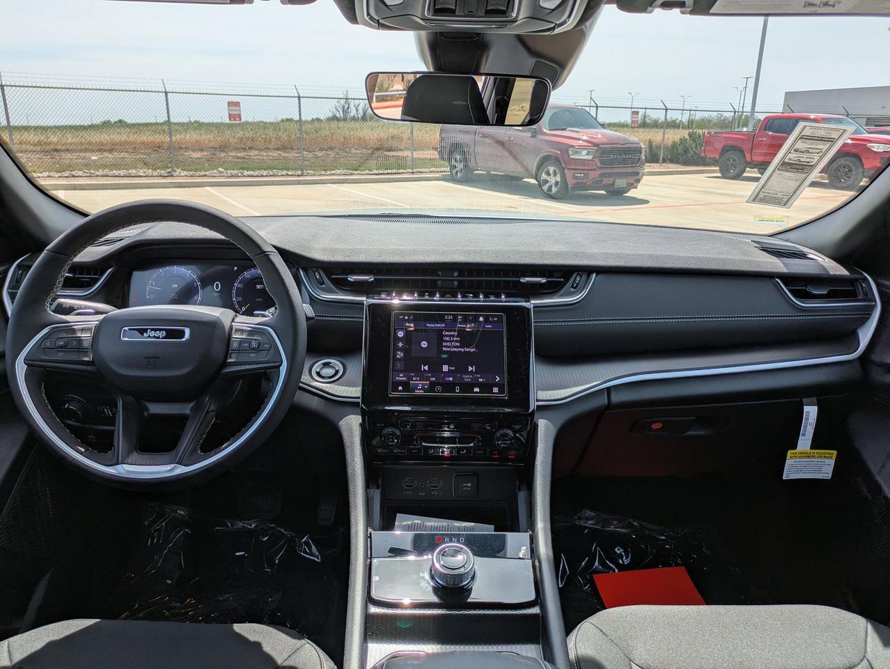 2025 Jeep Grand Cherokee L Laredo X Castroville TX