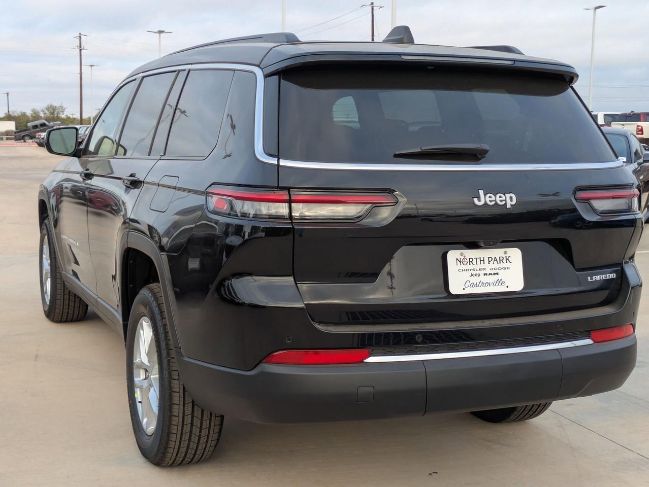 2025 Jeep Grand Cherokee L Laredo X Castroville TX