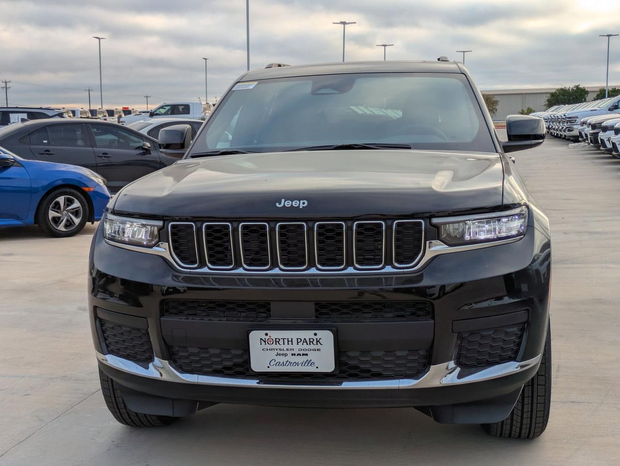 2025 Jeep Grand Cherokee L Laredo X Castroville TX