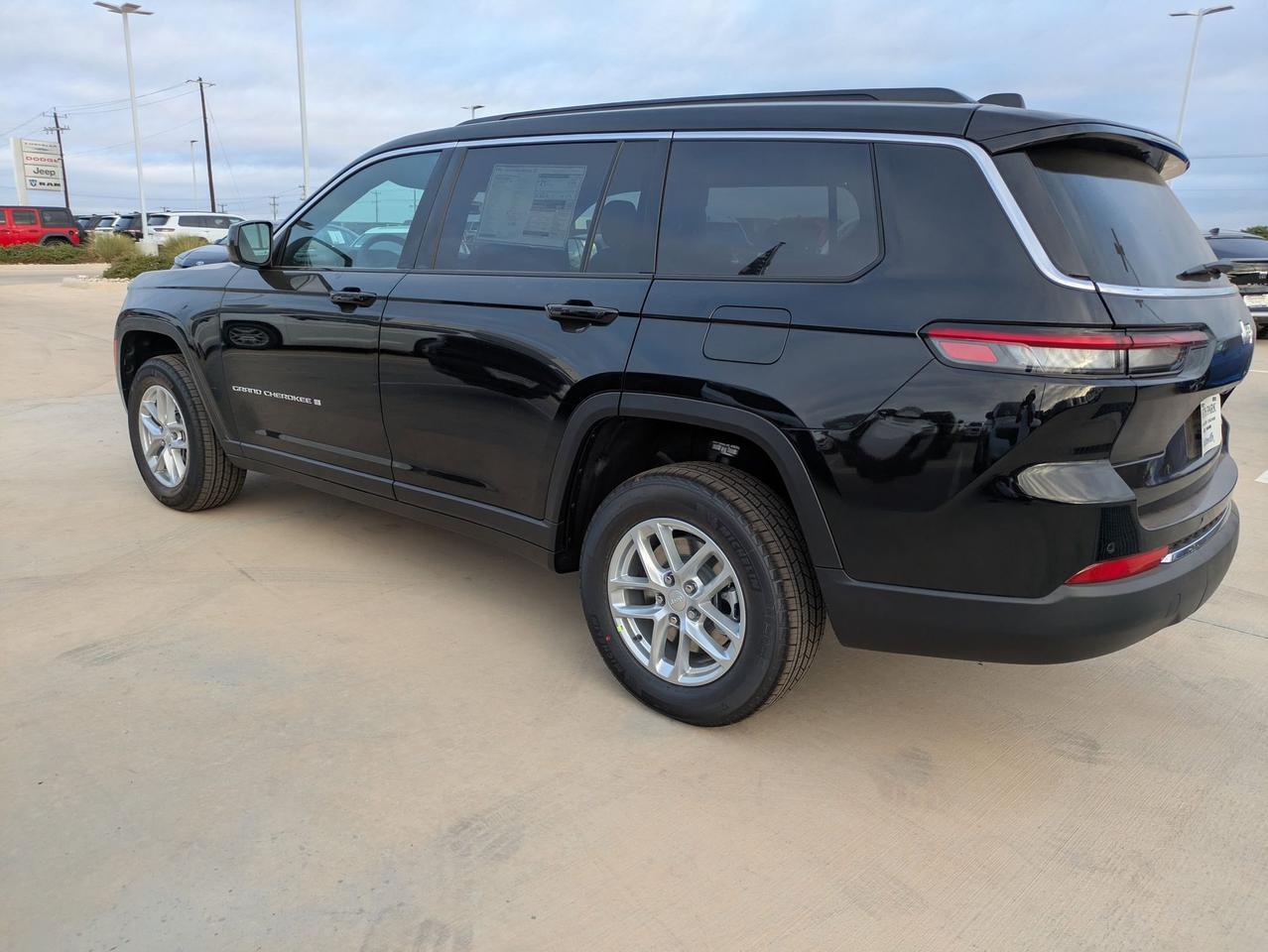 2025 Jeep Grand Cherokee L Laredo X Castroville TX