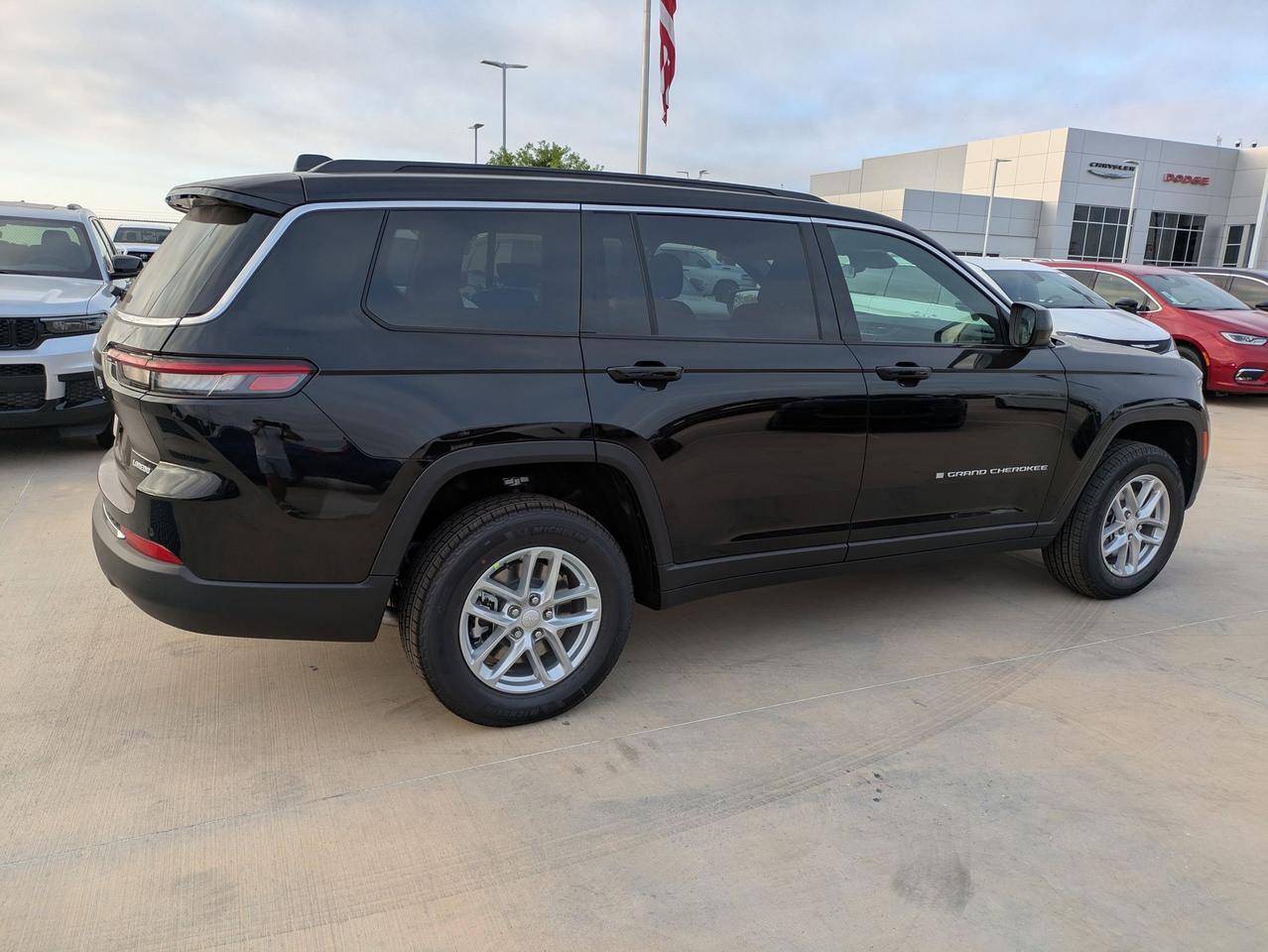 2025 Jeep Grand Cherokee L Laredo X Castroville TX