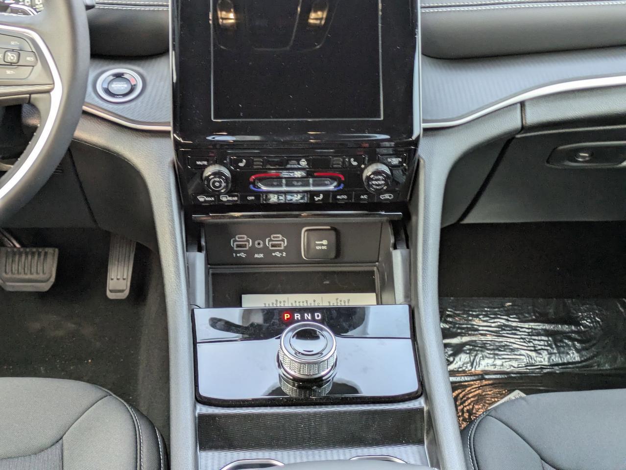 2025 Jeep Grand Cherokee L Laredo X Castroville TX