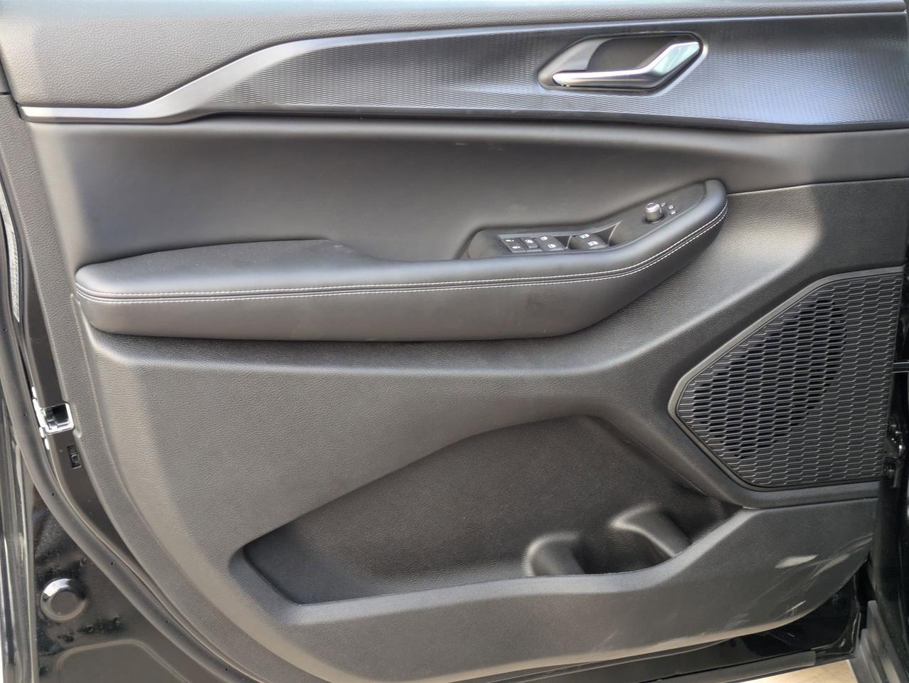 2025 Jeep Grand Cherokee L Laredo X Castroville TX