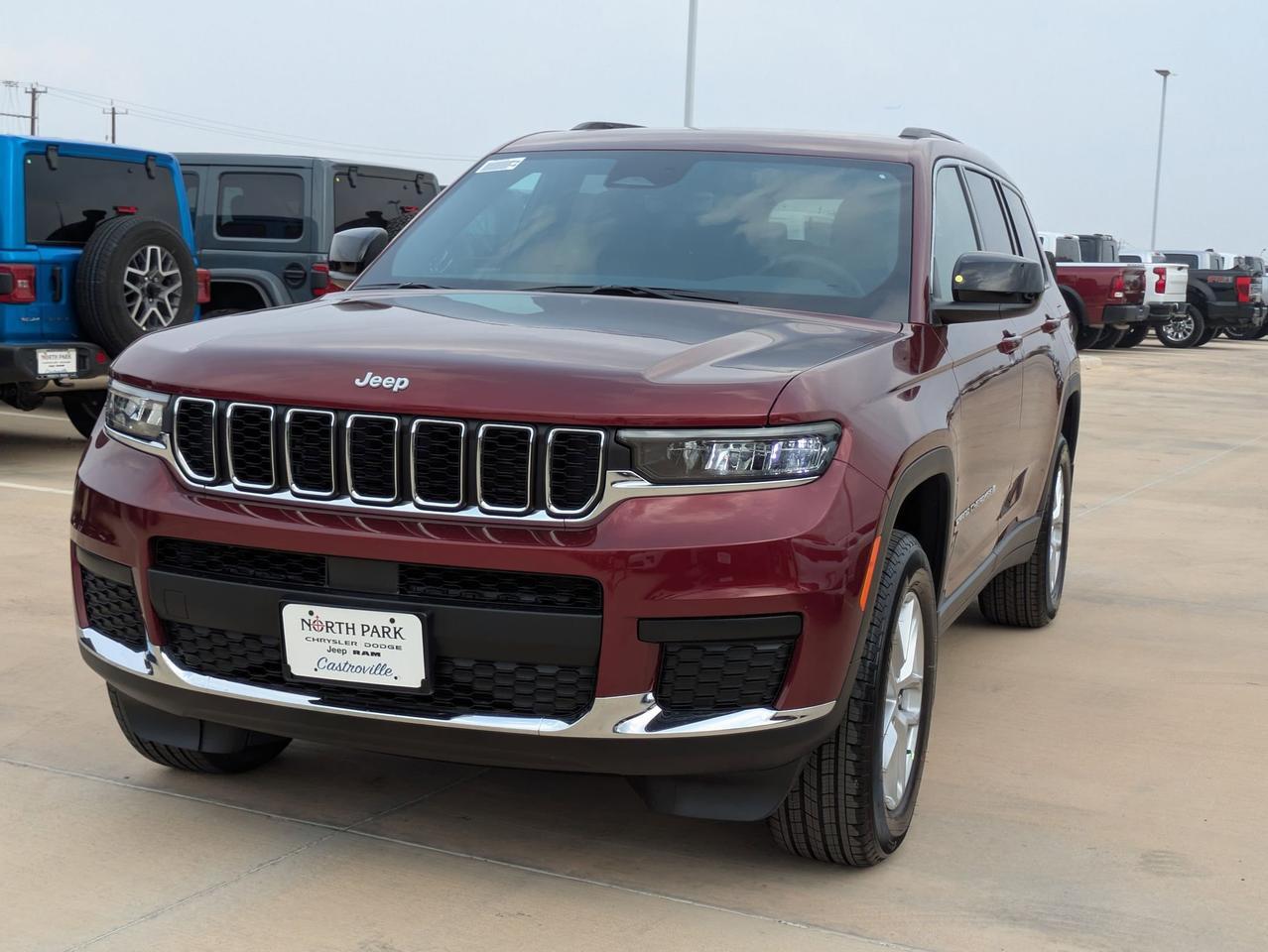 2025 Jeep Grand Cherokee L Laredo X Castroville TX