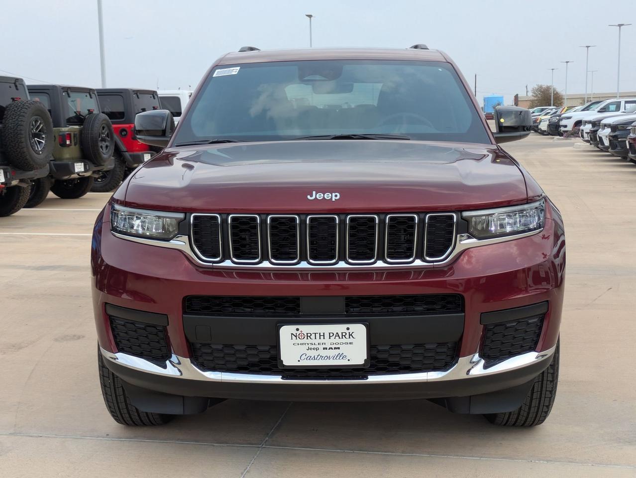 2025 Jeep Grand Cherokee L Laredo X Castroville TX