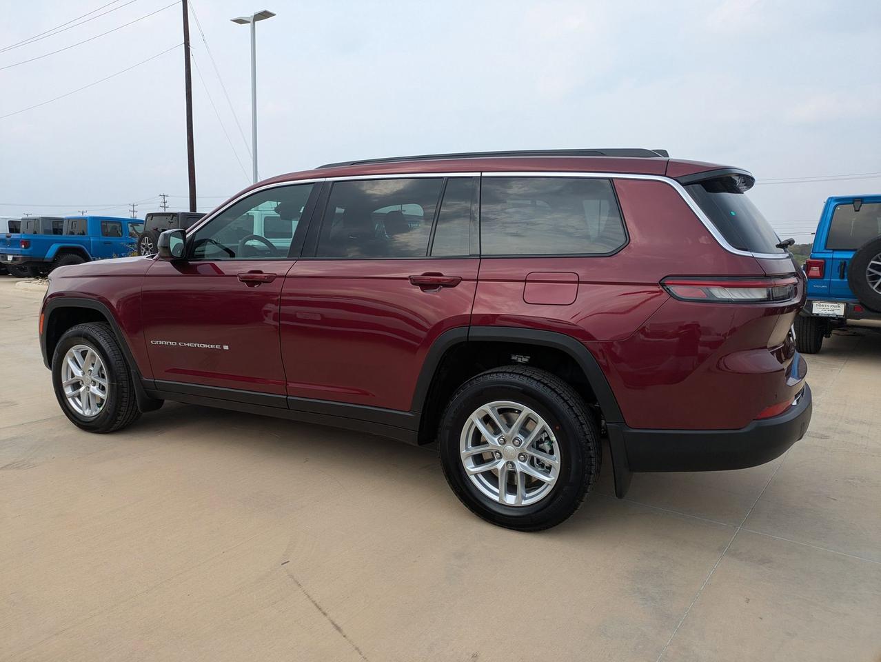 2025 Jeep Grand Cherokee L Laredo X Castroville TX
