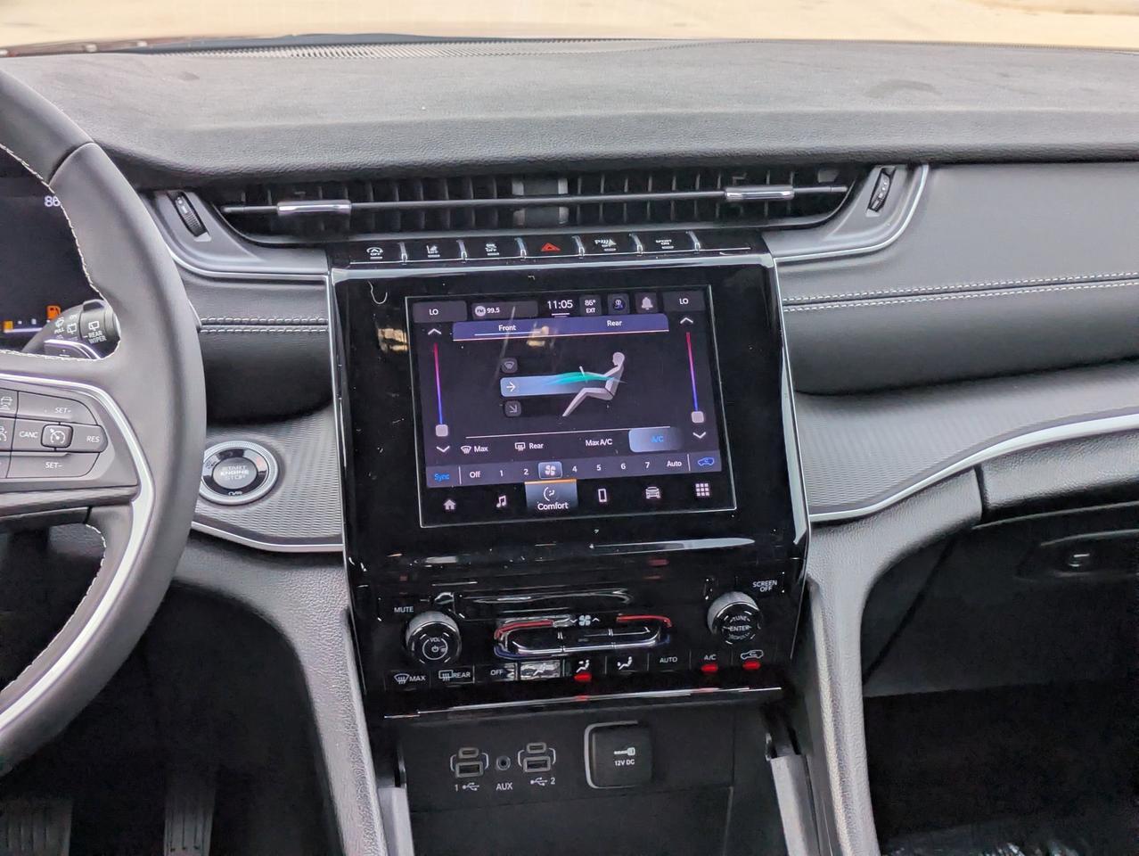 2025 Jeep Grand Cherokee L Laredo X Castroville TX