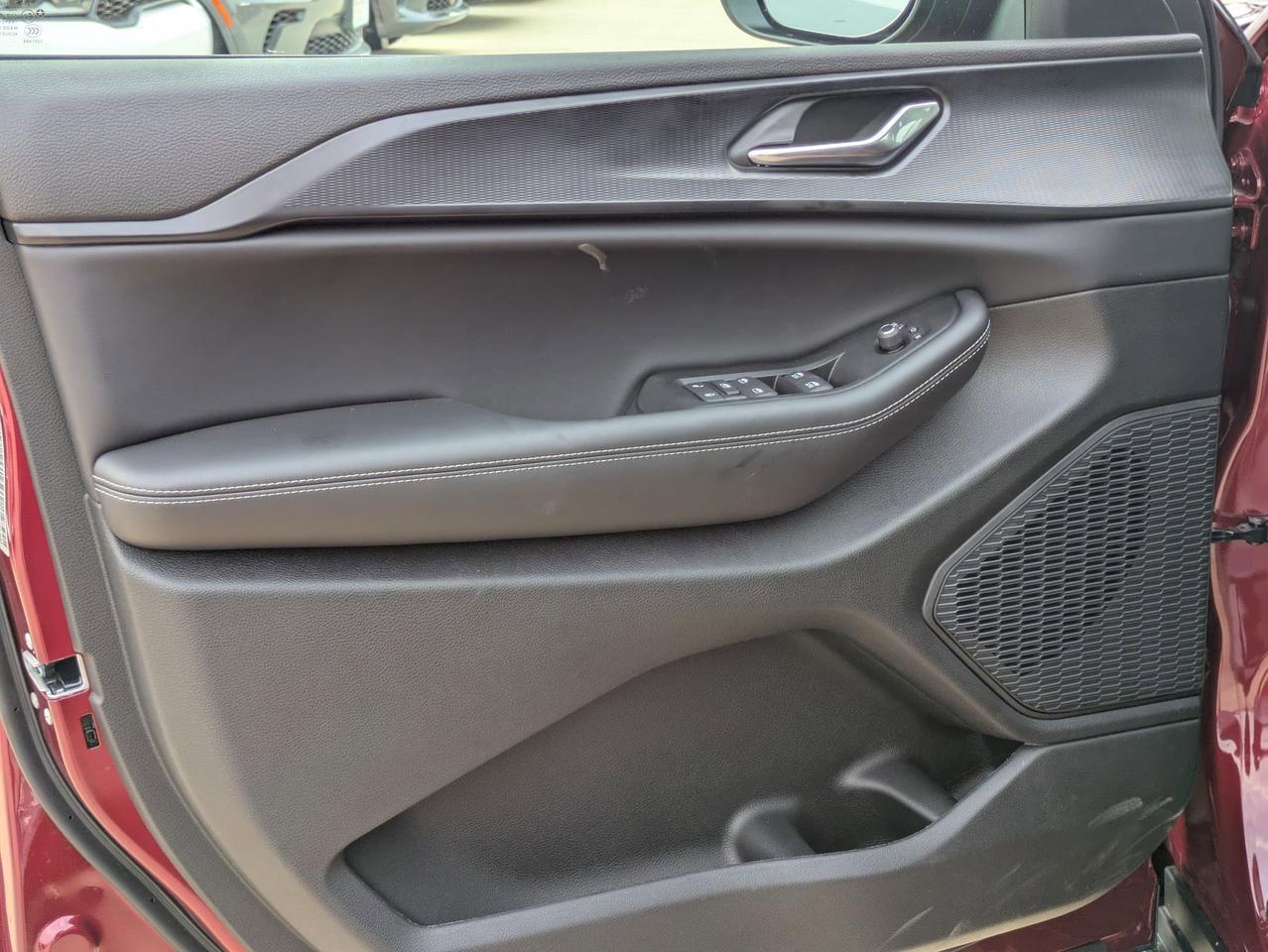 2025 Jeep Grand Cherokee L Laredo X Castroville TX