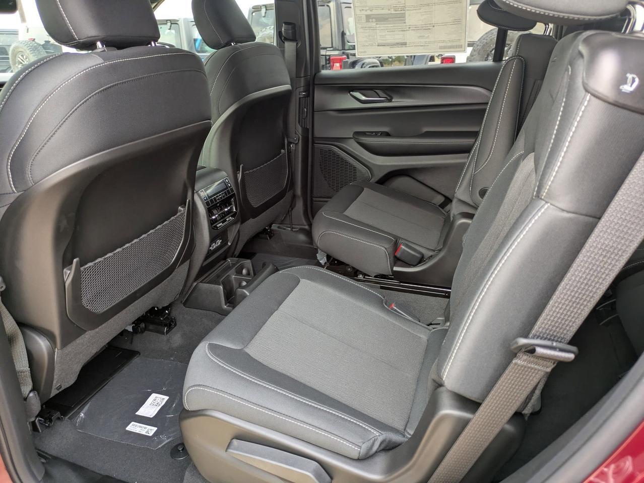 2025 Jeep Grand Cherokee L Laredo X Castroville TX