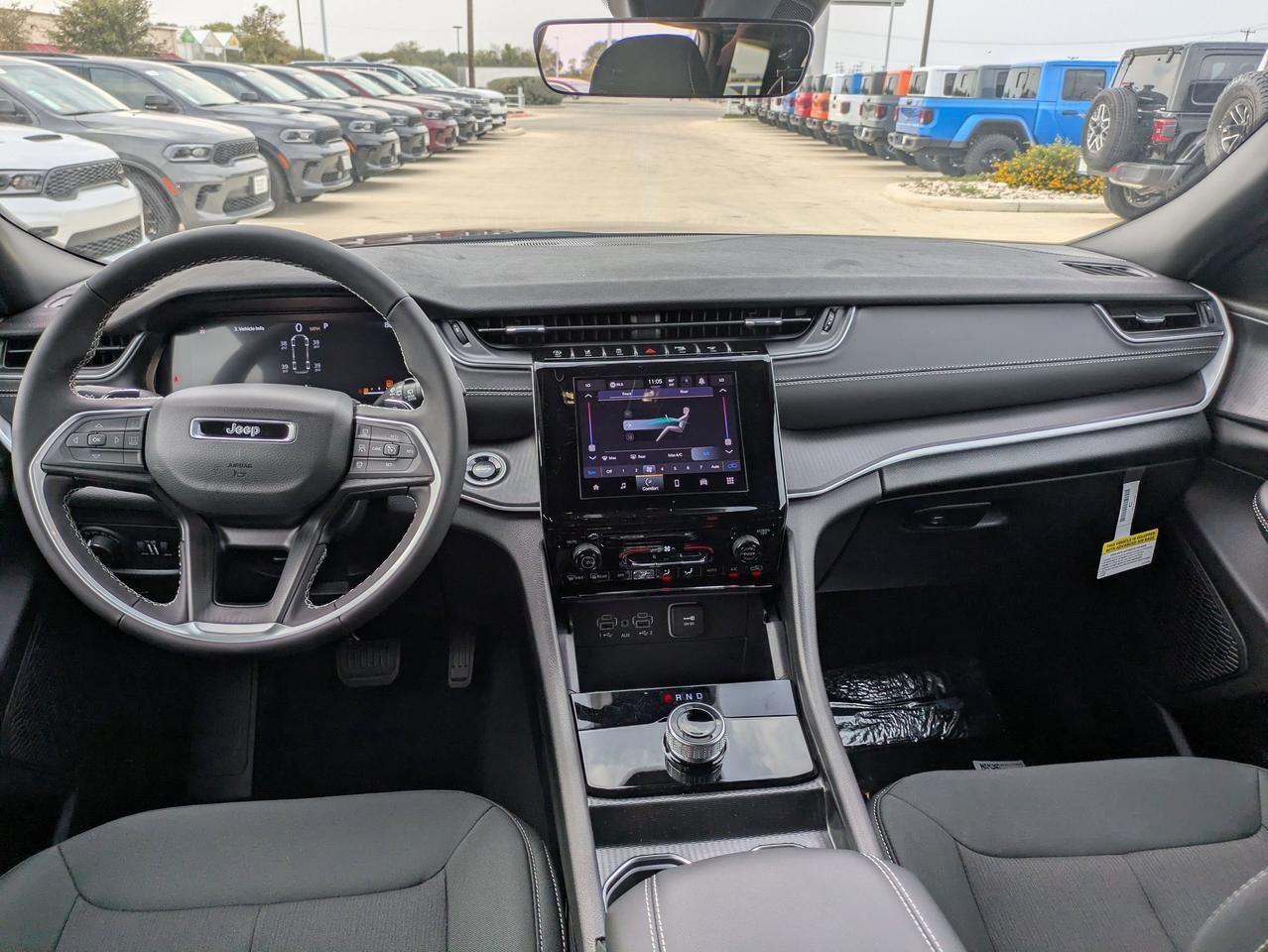 2025 Jeep Grand Cherokee L Laredo X Castroville TX