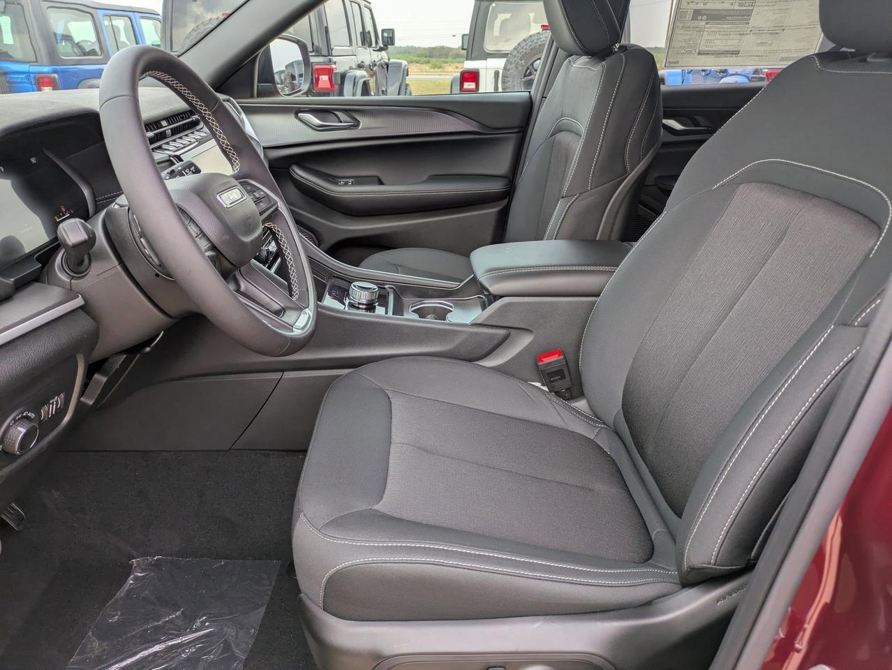 2025 Jeep Grand Cherokee L Laredo X Castroville TX